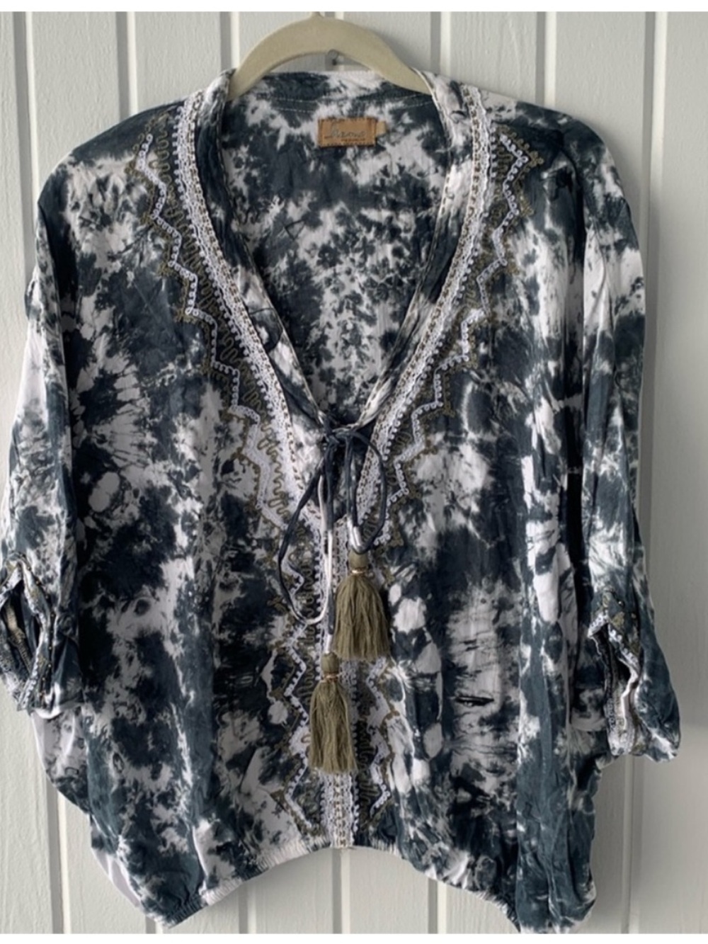 Skemo Blue White Tie Dye V-Neck Embroidered Lace Up Batwing Sleeve Blouse Top S